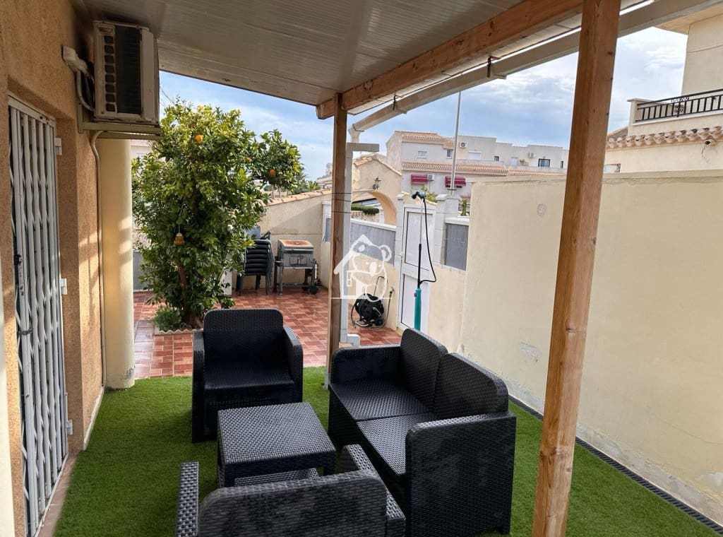 3 sypialnia Dom do wynajęcia w Playa Flamenca z basenem - 900 € (Ref: 9429467)