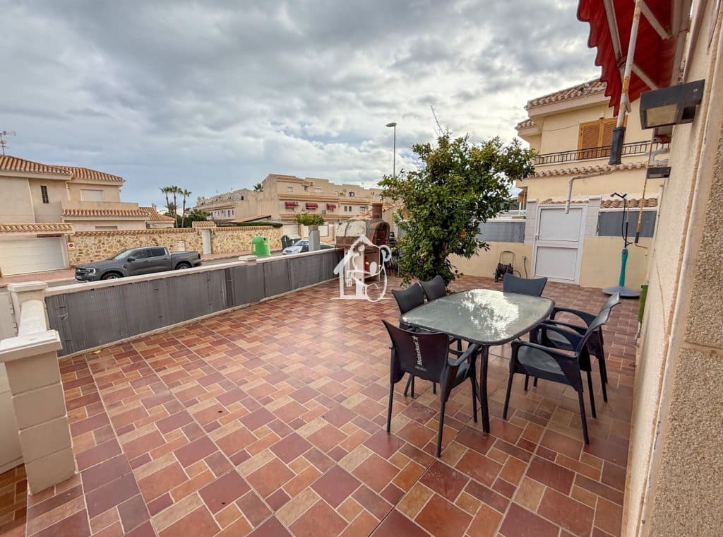 3 sypialnia Dom do wynajęcia w Playa Flamenca z basenem - 900 € (Ref: 9429467)