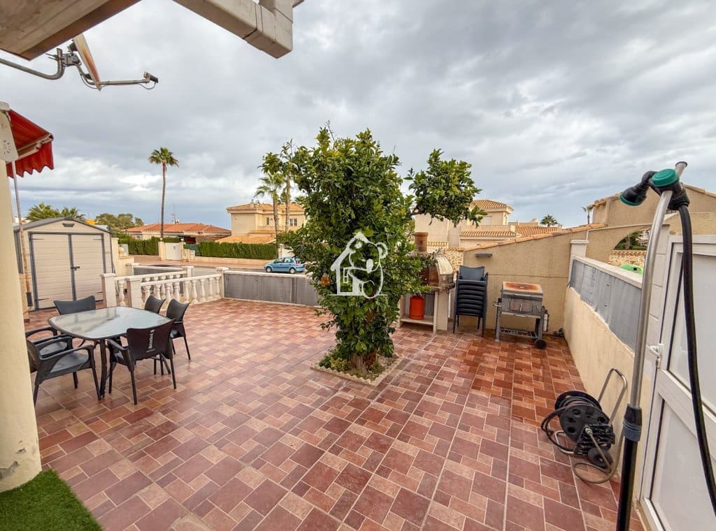 3 sypialnia Dom do wynajęcia w Playa Flamenca z basenem - 900 € (Ref: 9429467)