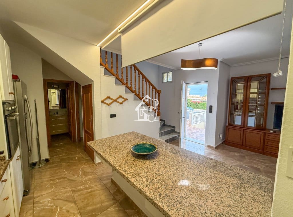 3 sypialnia Dom do wynajęcia w Playa Flamenca z basenem - 900 € (Ref: 9429467)