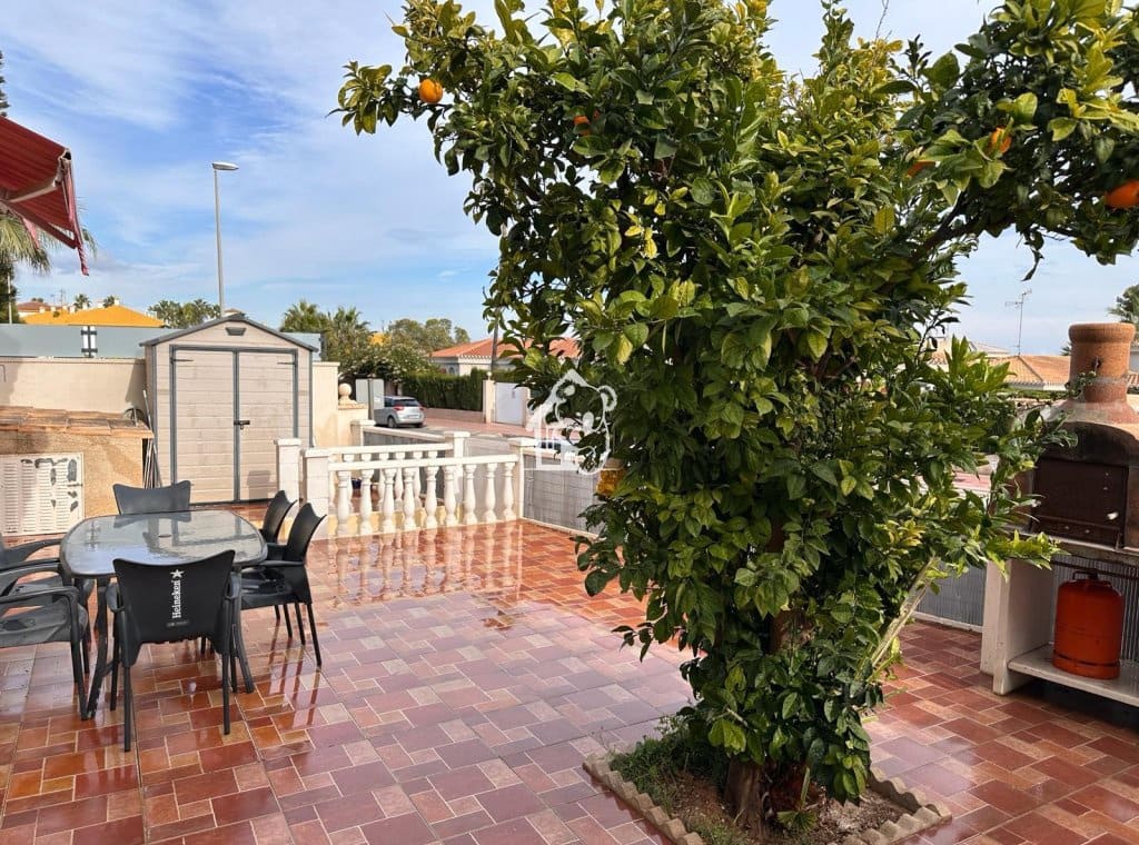 3 sypialnia Dom do wynajęcia w Playa Flamenca z basenem - 900 € (Ref: 9429467)