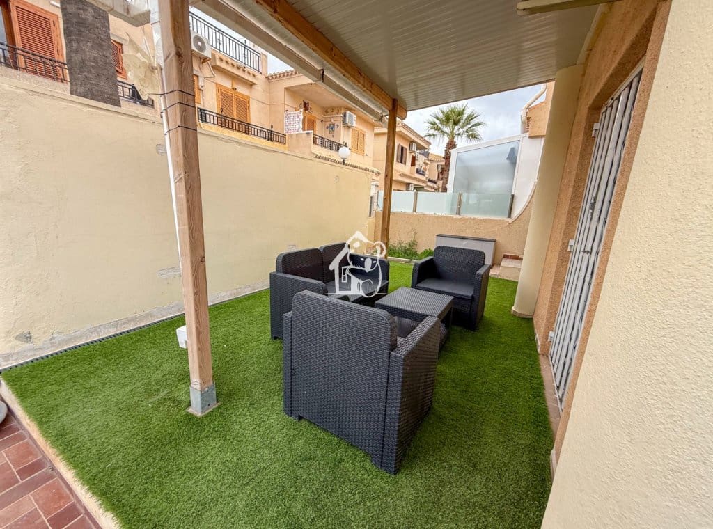 3 sypialnia Dom do wynajęcia w Playa Flamenca z basenem - 900 € (Ref: 9429467)