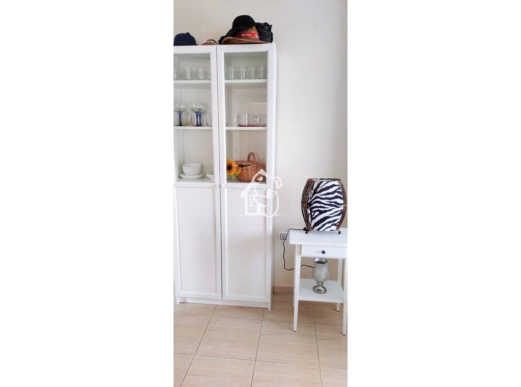 2 soverom Leilighet til leie i Torrevieja med svømmebasseng garasje - € 750 (Ref: 9429468)