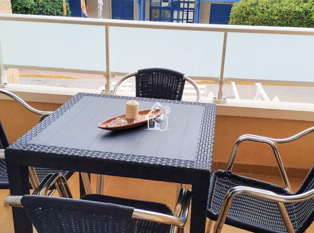 2 soverom Leilighet til leie i Torrevieja med svømmebasseng garasje - € 750 (Ref: 9429468)