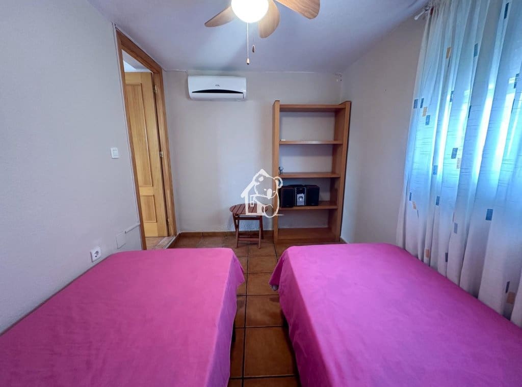 4 makuuhuone Omakotitalo vuokrattavana paikassa Torrevieja mukana uima-altaan - 970 € (Ref: 9432814)