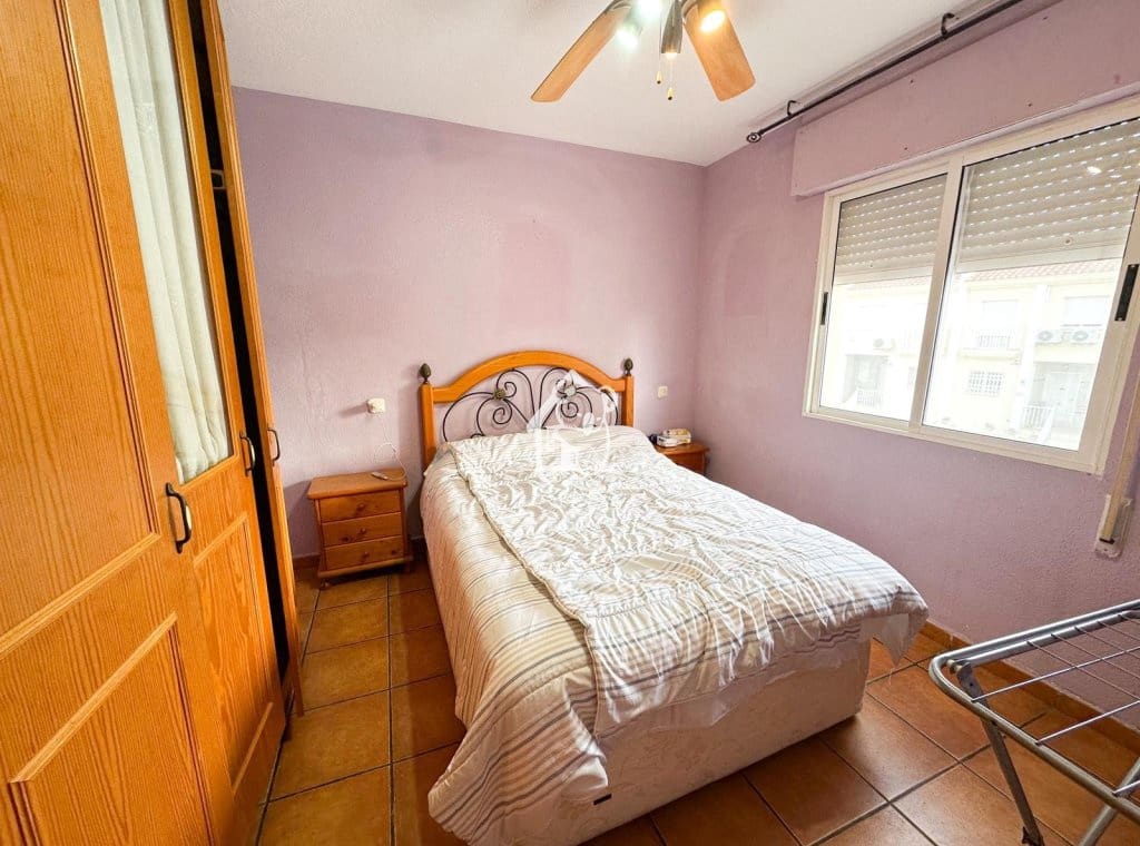 4 makuuhuone Omakotitalo vuokrattavana paikassa Torrevieja mukana uima-altaan - 970 € (Ref: 9432814)