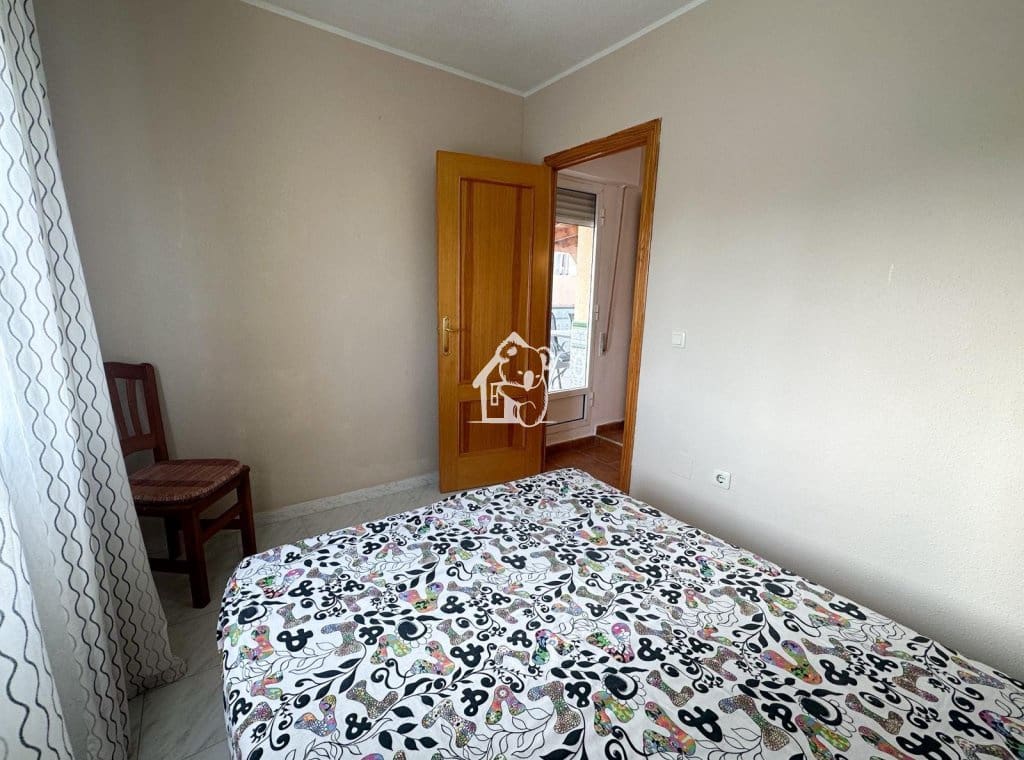 4 makuuhuone Omakotitalo vuokrattavana paikassa Torrevieja mukana uima-altaan - 970 € (Ref: 9432814)