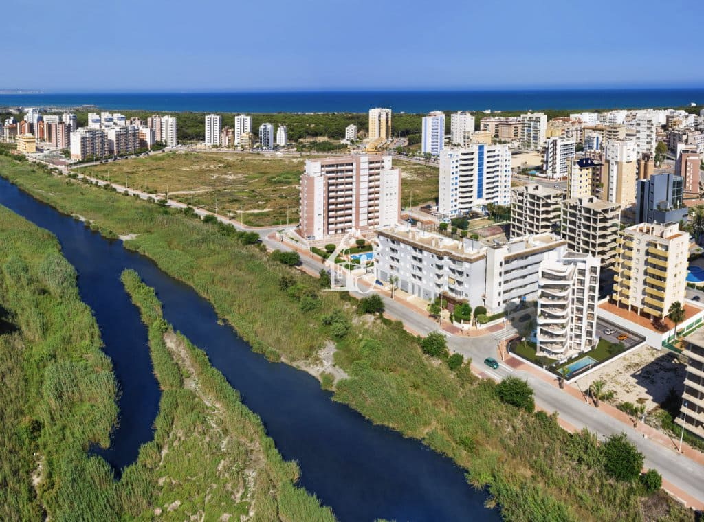 3 chambre Appartement à vendre à Guardamar del Segura avec piscine - 386 000 € (Ref: 9432816)