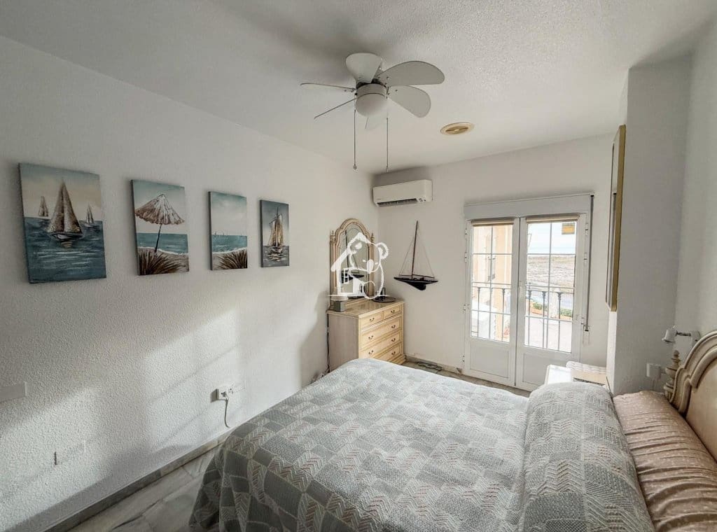 Appartement de Plage de 2 chambres à louer à Torrevieja avec piscine garage - 1 100 € (Ref: 9432871)