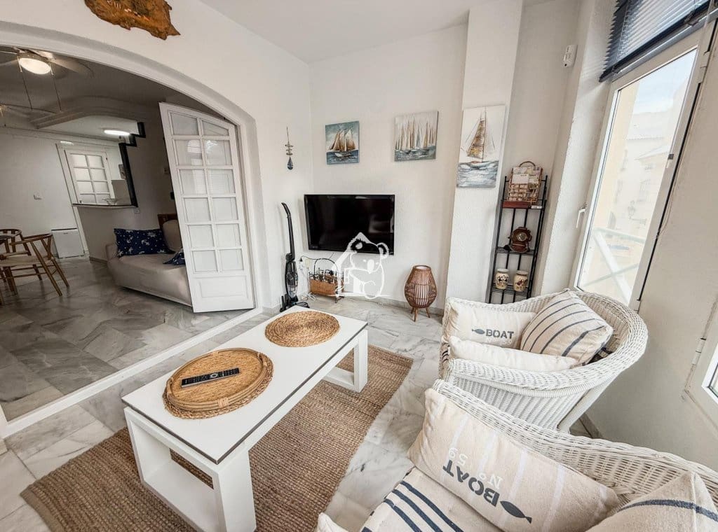 Appartement de Plage de 2 chambres à louer à Torrevieja avec piscine garage - 1 100 € (Ref: 9432871)