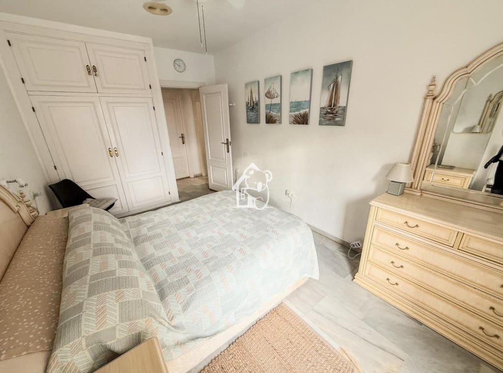 Appartement de Plage de 2 chambres à louer à Torrevieja avec piscine garage - 1 100 € (Ref: 9432871)