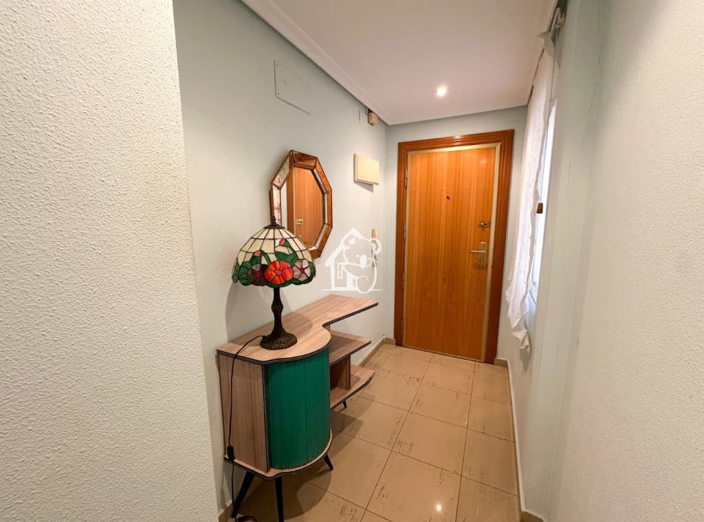 2 slaapkamer Appartement te huur in Torrevieja met garage - € 850 (Ref: 9432872)