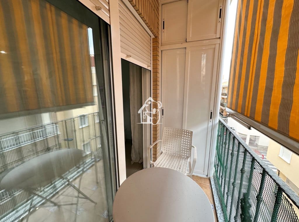 2 slaapkamer Appartement te huur in Torrevieja met garage - € 850 (Ref: 9432872)