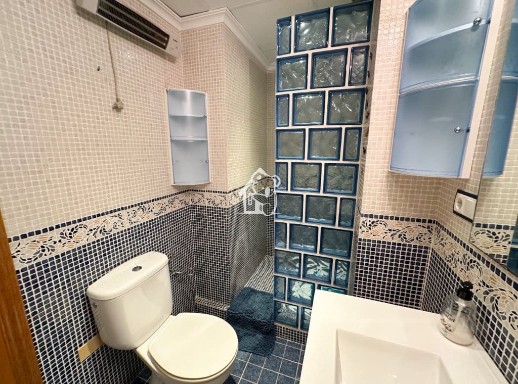 2 slaapkamer Appartement te huur in Torrevieja met garage - € 850 (Ref: 9432872)