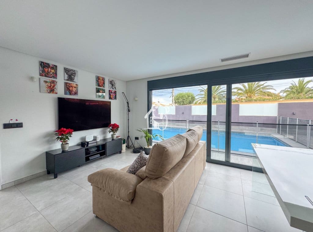 4 camera da letto Villa in vendita in Torrevieja con piscina garage - 495.000 € (Rif: 9436590)