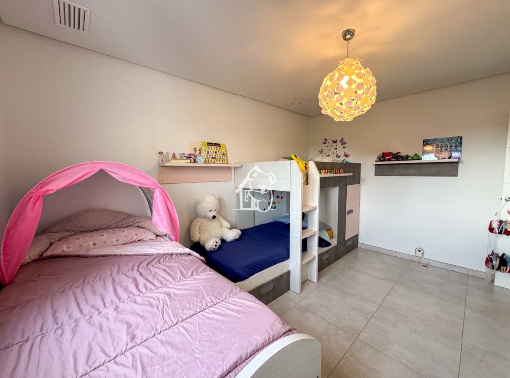 4 camera da letto Villa in vendita in Torrevieja con piscina garage - 495.000 € (Rif: 9436590)