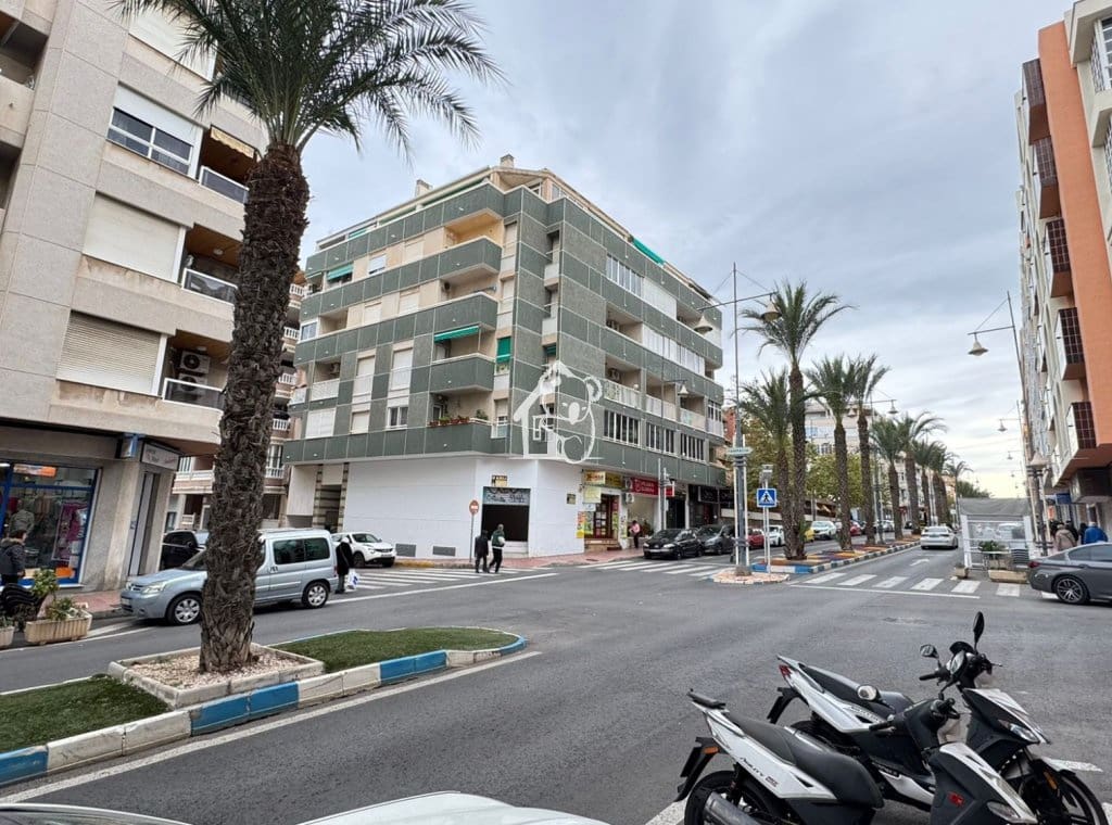 1 sypialnia Komercyjne do wynajęcia w Torrevieja z garażem - 998 € (Ref: 9439016)