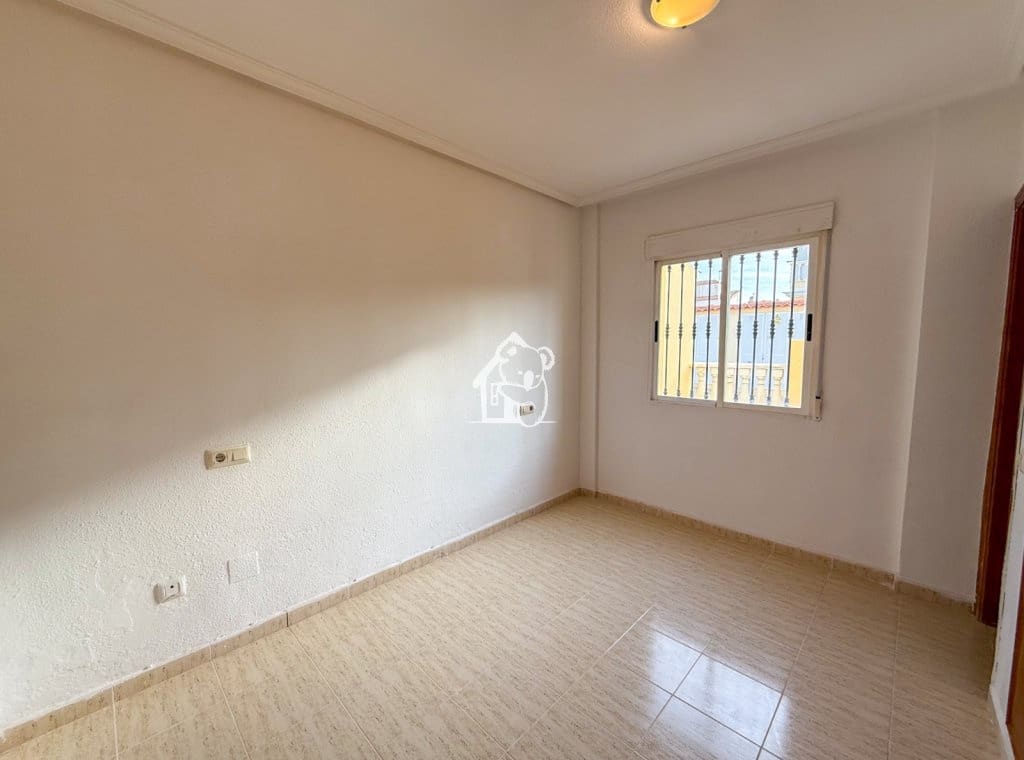 3 bedroom Bungalow for rent in Torrevieja - € 1,000 (Ref: 9439017)