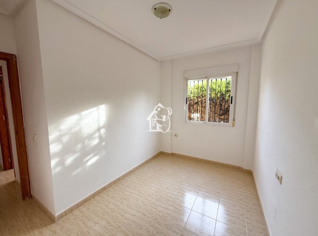 3 bedroom Bungalow for rent in Torrevieja - € 1,000 (Ref: 9439017)