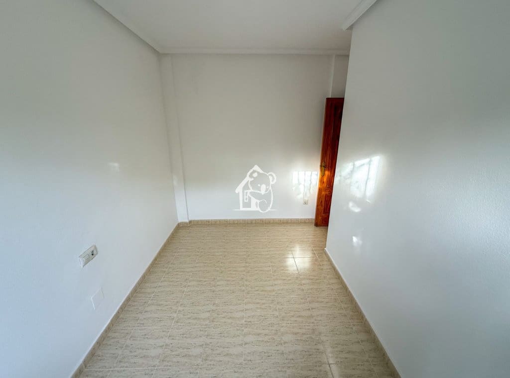 3 bedroom Bungalow for rent in Torrevieja - € 1,000 (Ref: 9439017)