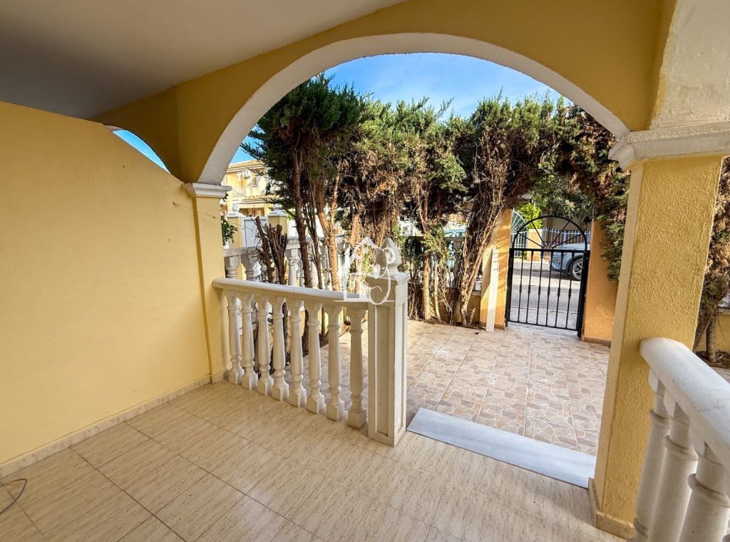 3 bedroom Bungalow for rent in Torrevieja - € 1,000 (Ref: 9439017)