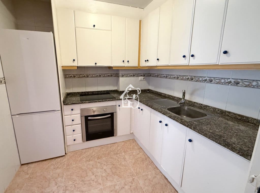 3 bedroom Bungalow for rent in Torrevieja - € 1,000 (Ref: 9439017)