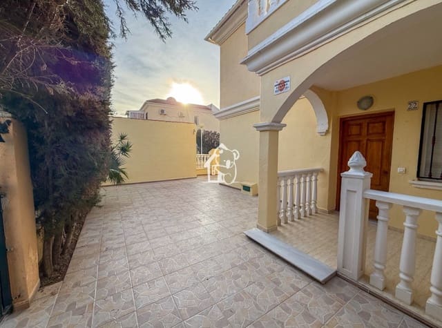 3 bedroom Bungalow for rent in Aguas Nuevas, Torrevieja - € 1,000 (Ref: 9439017)