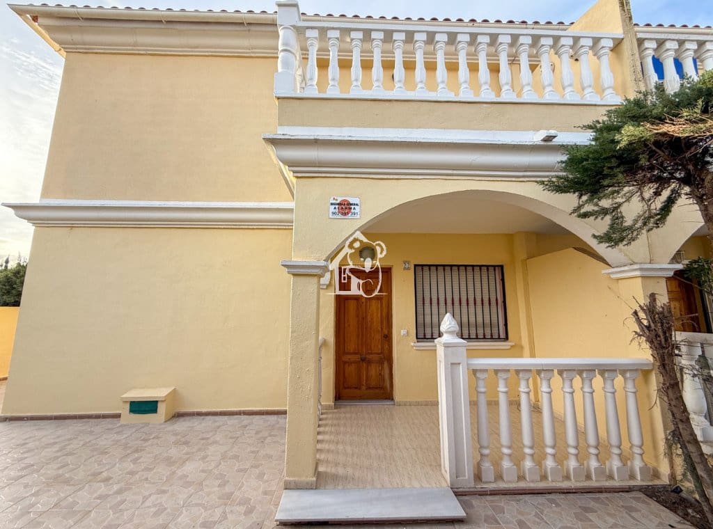 3 bedroom Bungalow for rent in Torrevieja - € 1,000 (Ref: 9439017)