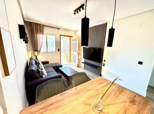 2 slaapkamer Appartement te huur in Centro, Torrevieja met zwembad - € 820 (Ref: 9439366)