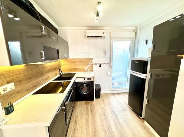 2 slaapkamer Appartement te huur in Centro, Torrevieja met zwembad - € 820 (Ref: 9439366)