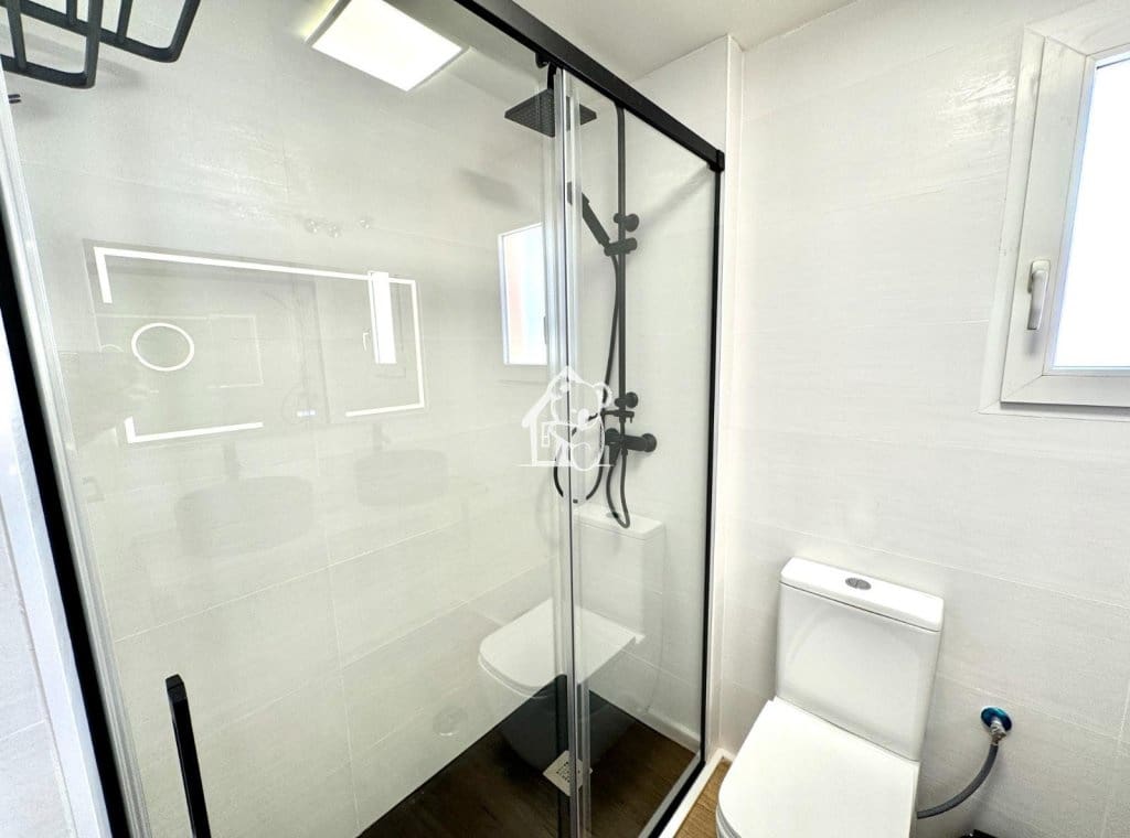 2 bedroom Apartment for rent in Torrevieja with pool - € 820 (Ref: 9439366)