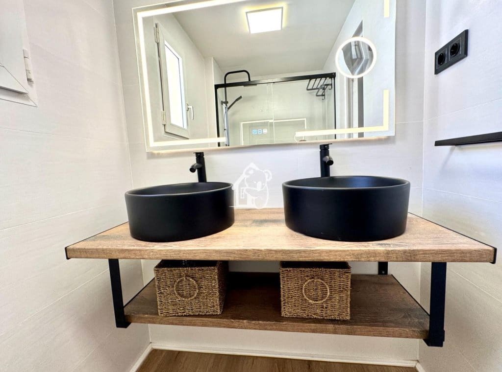 2 bedroom Apartment for rent in Torrevieja with pool - € 820 (Ref: 9439366)