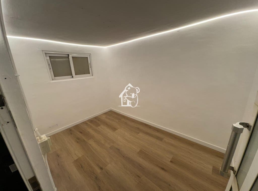 2 bedroom Apartment for rent in Torrevieja with pool - € 820 (Ref: 9439366)