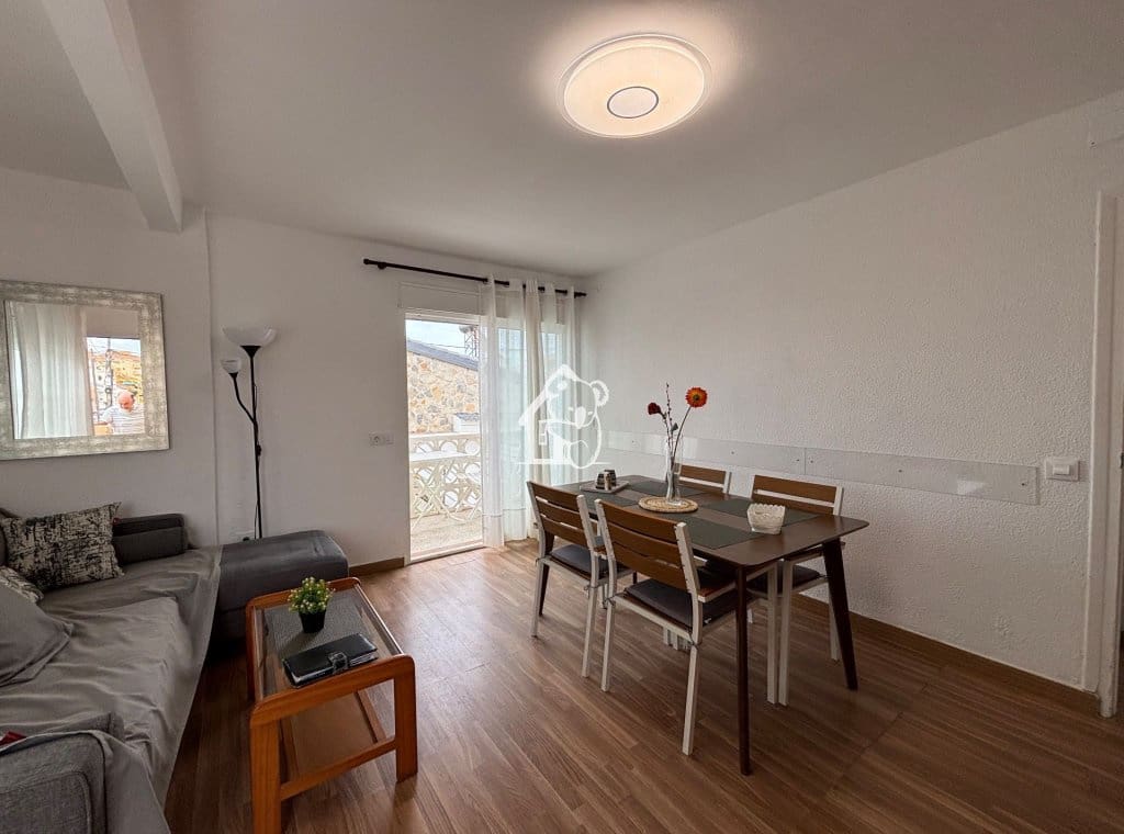 3 bedroom Penthouse for rent in Torrevieja - € 950 (Ref: 9451659)