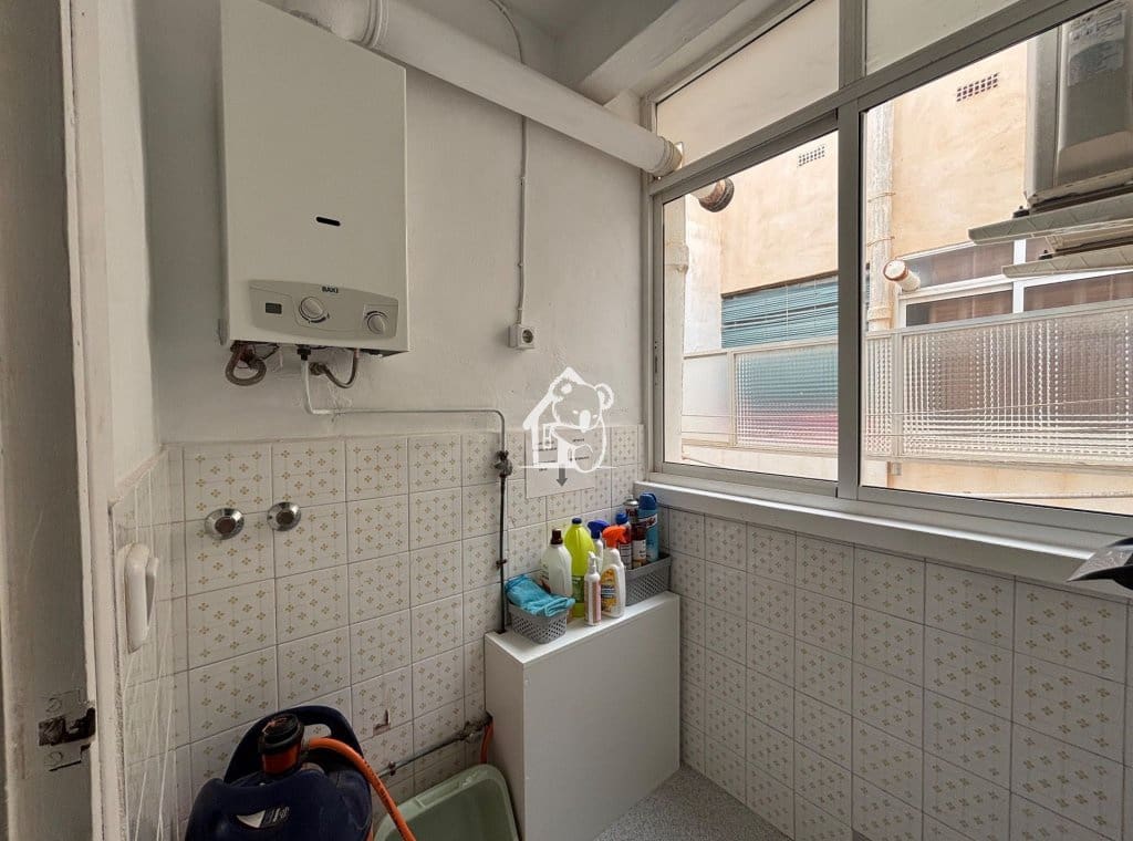 3 bedroom Penthouse for rent in Torrevieja - € 950 (Ref: 9451659)