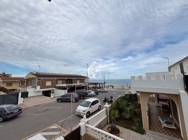 3 slaapkamer Penthouse te huur in Los Europeos, Torrevieja - € 950 (Ref: 9451659)