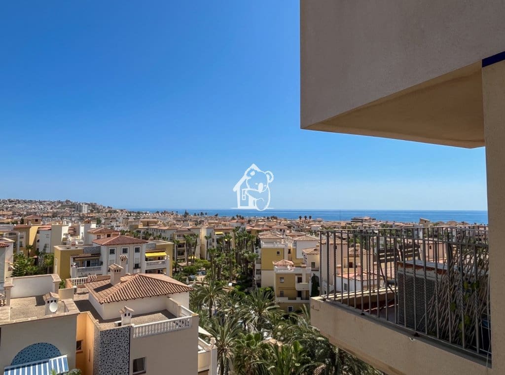 2 sovrum Takvåning att hyra i Torrevieja med pool - 1 000 € (Ref: 9451661)