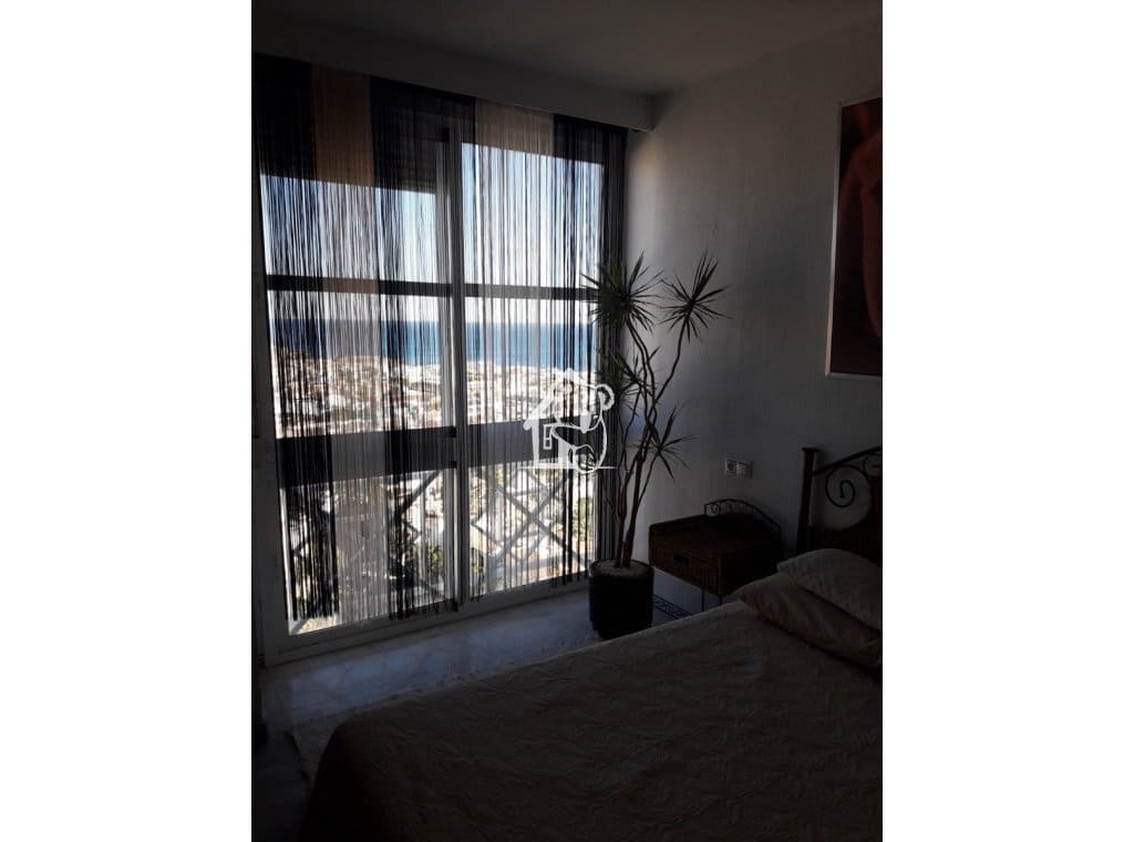 2 sovrum Takvåning att hyra i Torrevieja med pool - 1 000 € (Ref: 9451661)