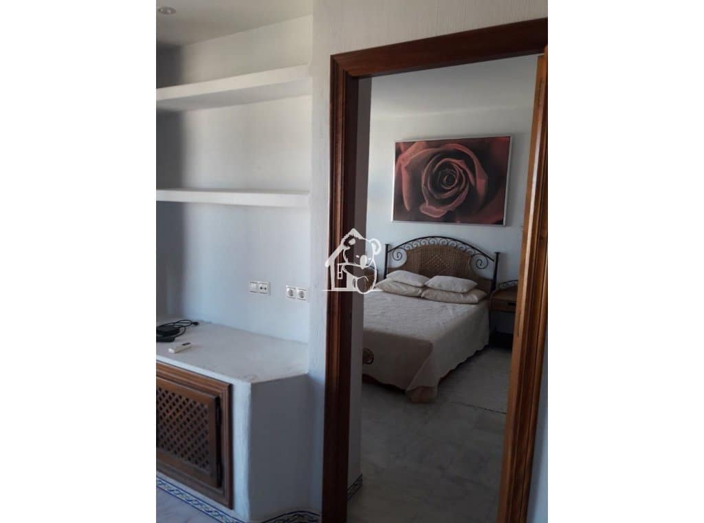 2 sovrum Takvåning att hyra i Torrevieja med pool - 1 000 € (Ref: 9451661)