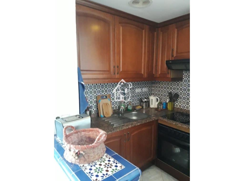 2 sovrum Takvåning att hyra i Torrevieja med pool - 1 000 € (Ref: 9451661)