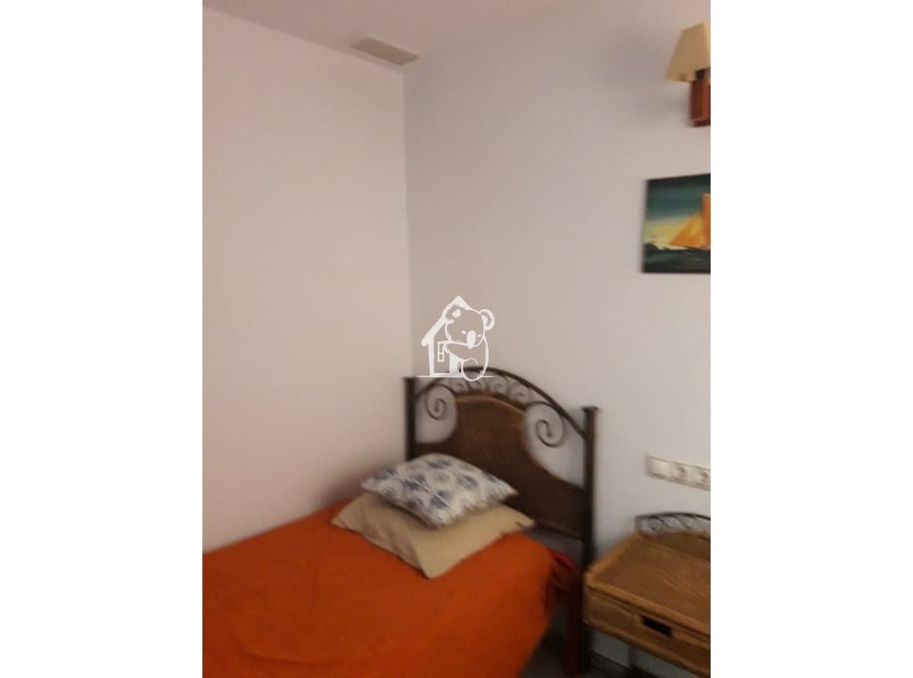 2 sovrum Takvåning att hyra i Torrevieja med pool - 1 000 € (Ref: 9451661)