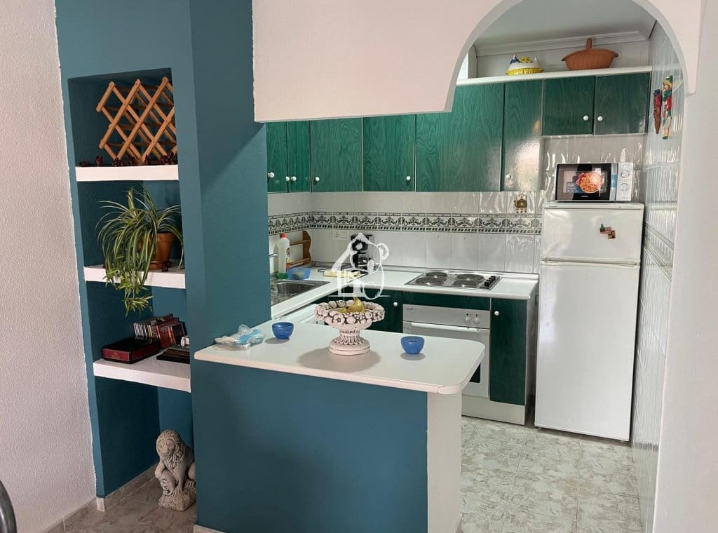 Chalet de 2 habitaciones en Guardamar del Segura en alquiler con piscina - 810 € (Ref: 9451662)