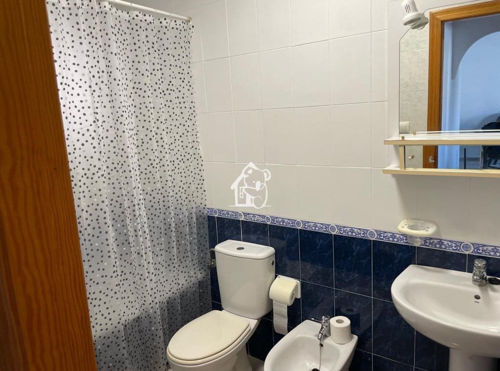 Chalet de 2 habitaciones en Guardamar del Segura en alquiler con piscina - 810 € (Ref: 9451662)