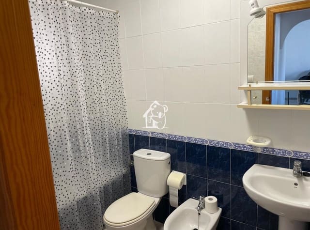 Chalet de 2 habitaciones en El Edén, Guardamar del Segura en alquiler con piscina - 810 € (Ref: 9451662)