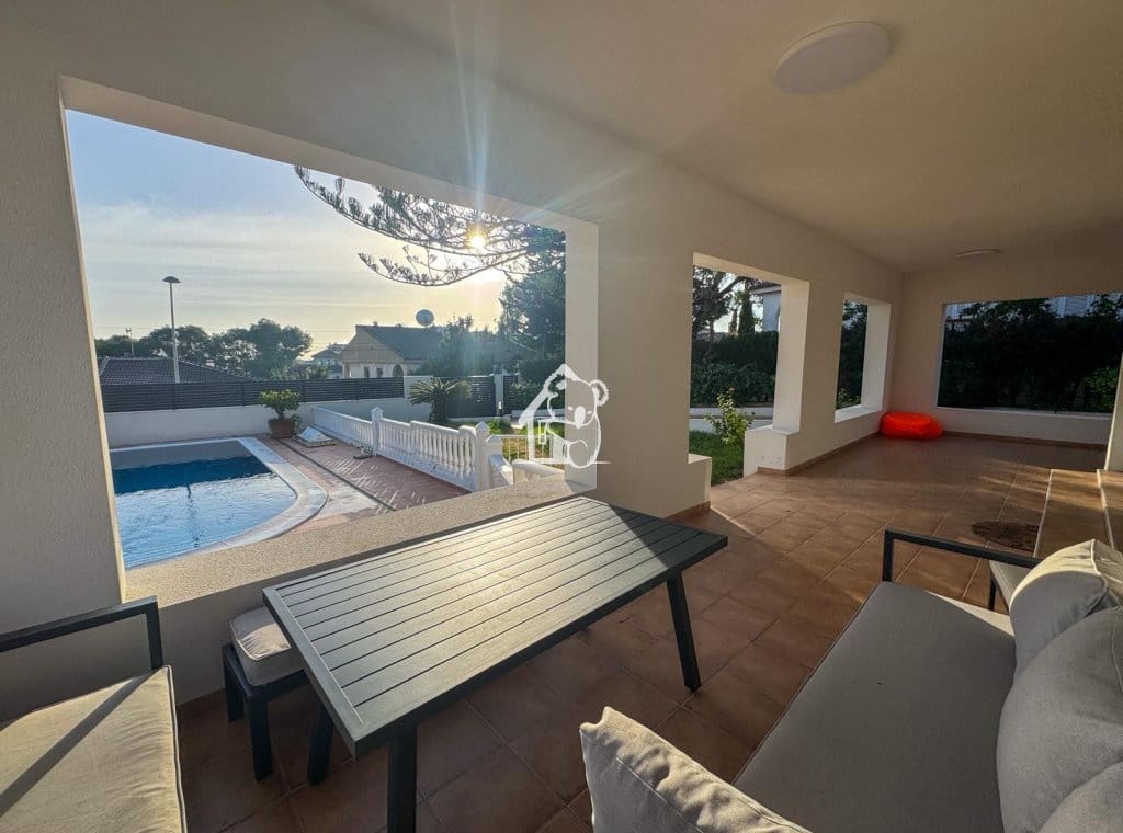 6 slaapkamer Villa te huur in Torrevieja met zwembad - € 3.000 (Ref: 9455697)