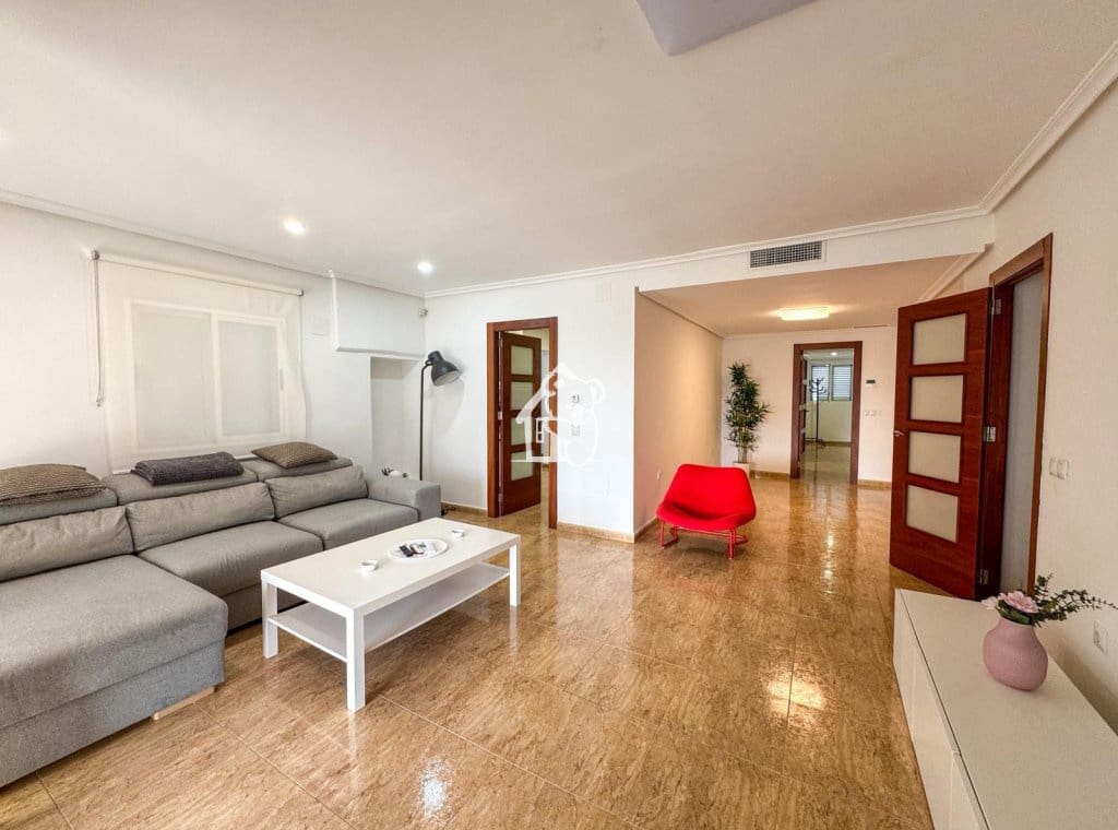 6 slaapkamer Villa te huur in Torrevieja met zwembad - € 3.000 (Ref: 9455697)