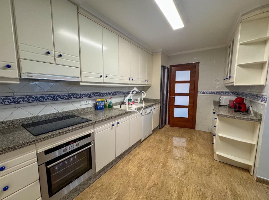 6 slaapkamer Villa te huur in Torrevieja met zwembad - € 3.000 (Ref: 9455697)