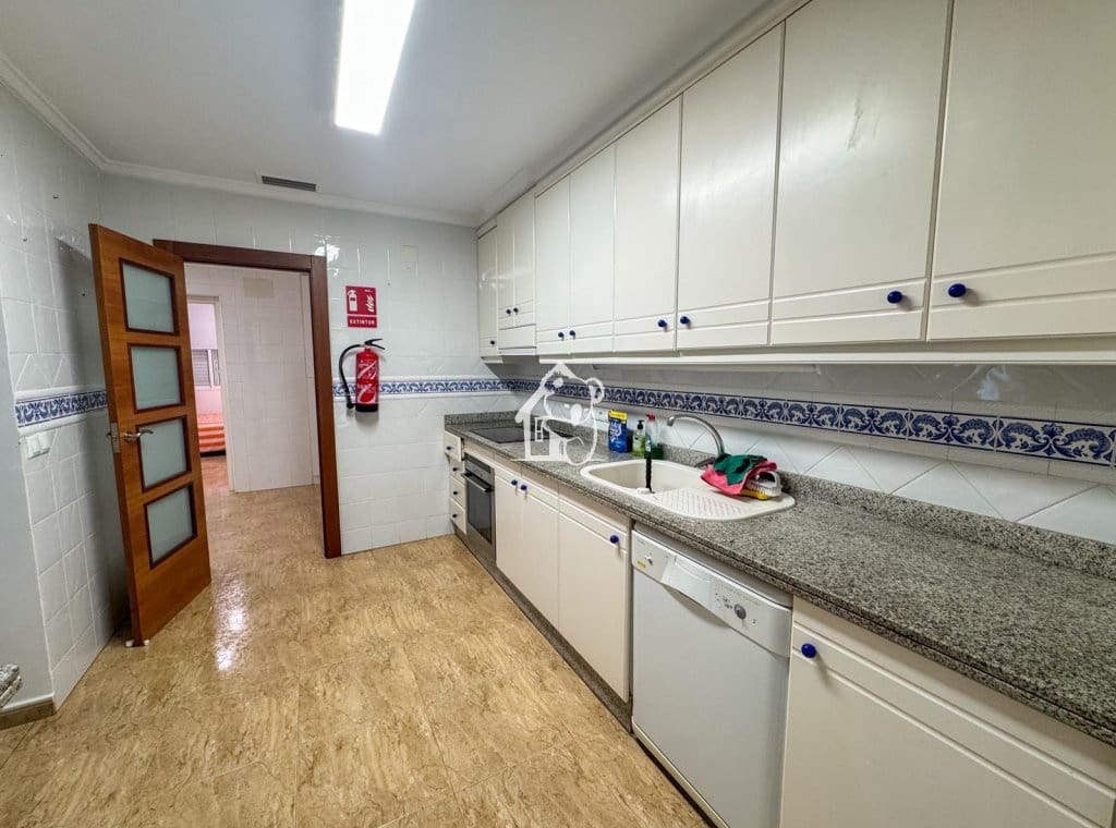 6 slaapkamer Villa te huur in Torrevieja met zwembad - € 3.000 (Ref: 9455697)