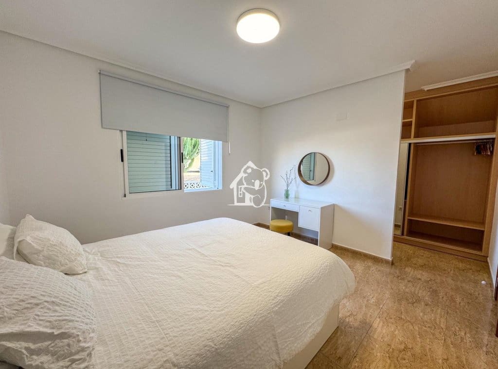 6 slaapkamer Villa te huur in Torrevieja met zwembad - € 3.000 (Ref: 9455697)