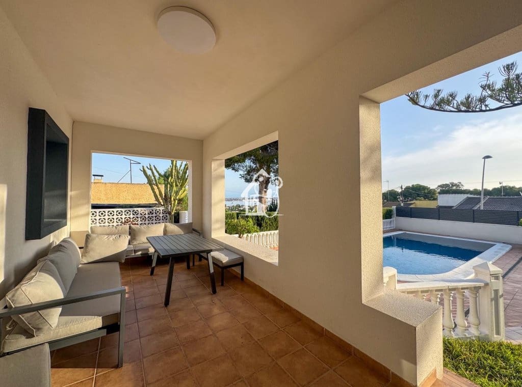 6 slaapkamer Villa te huur in Torrevieja met zwembad - € 3.000 (Ref: 9455697)